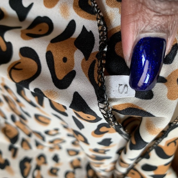 Animal Print Asymmetrical Oversized Blouse - Picture 7 of 11